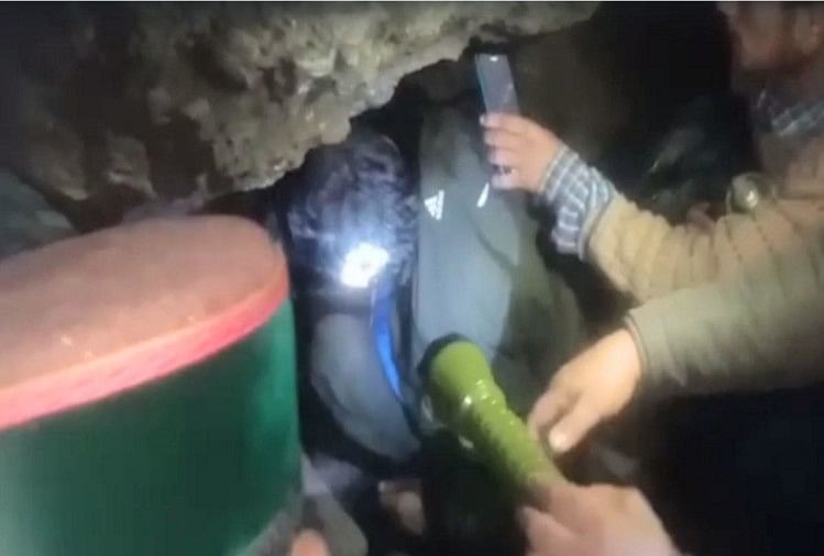 Un garçon de 12 ans de Sirmour meurt après être tombé dans une grotte de 30 pieds de profondeur
