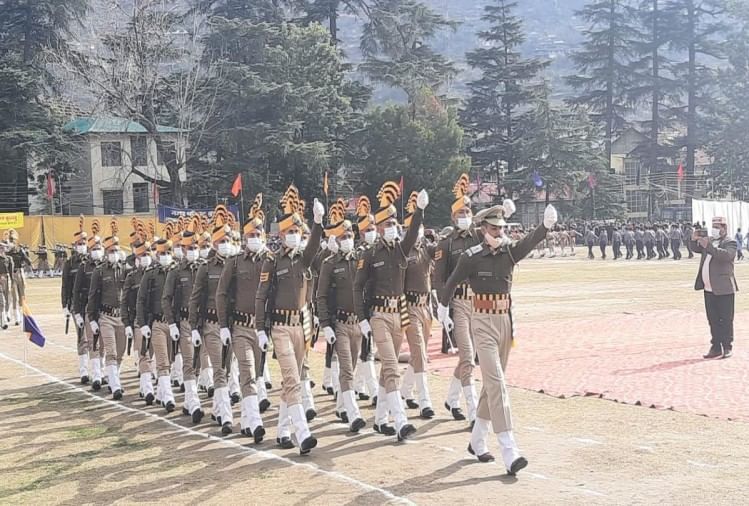 कुल्लू में भव्य परेड।