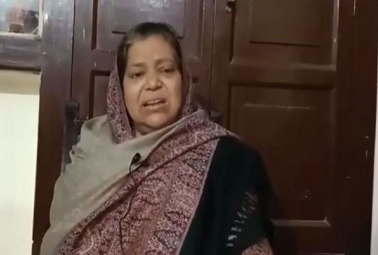 Up Elections 2022 Azamgarh, l’ancienne ministre épouse Shama Wasim, souffrant de ne pas avoir reçu de billet du parti Samajwadi Akhilesh Yadav