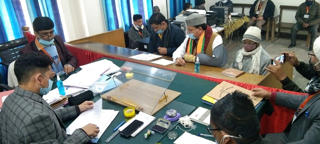 Uttarakhand Assembly Election 2022: Cm Pushkar Singh Dhami File Nomination  Today In Khatima - Uttarakhand Assembly Election 2022: दिग्गजों ने भरा  नामांकन, मुख्यमंत्री पुष्कर सिंह धामी भी खटीमा में ...