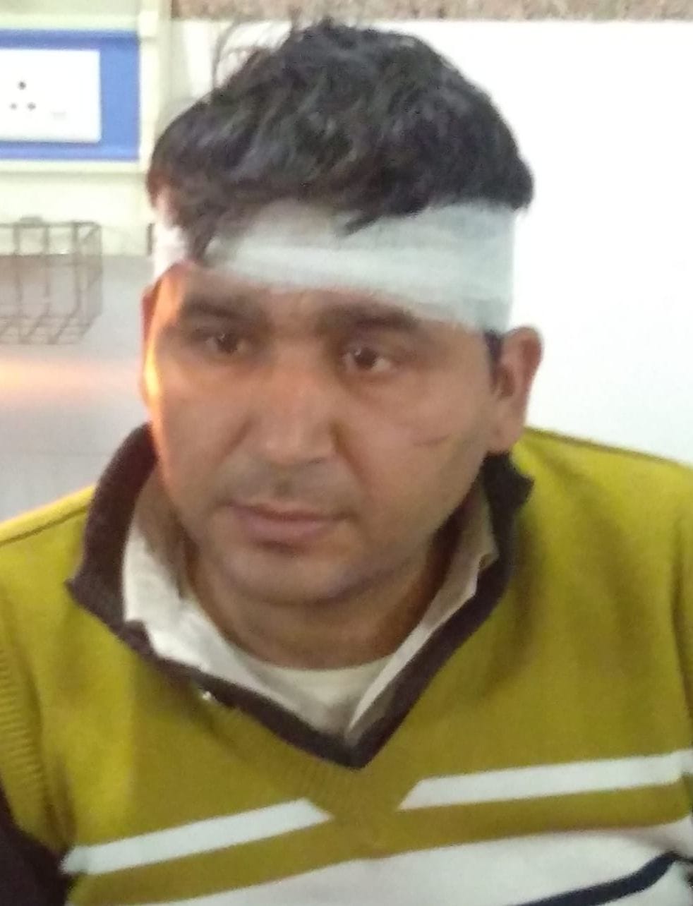 इसराना। अस्पताल में उपचाराधीन घायल । इसराना। अस्पताल में उपचाराधीन घायल ।