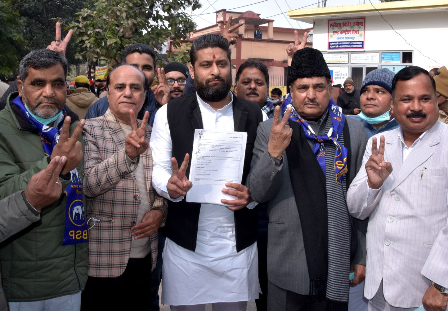 कलेक्ट्रेट में नामांकन करने पहुंचे सहारनपुर बसपा प्रत्याशी मनीष अरोड़ा