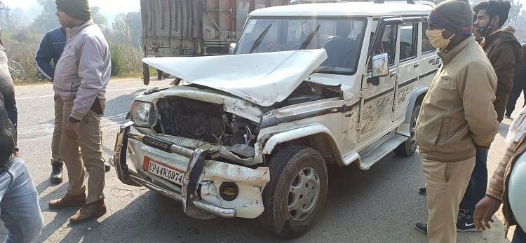 Accident – Le camion s’est renversé sur le motard en percutant la jeep sur l’autoroute, le jeune homme est décédé