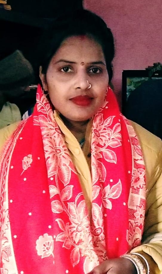 नामांकन कराने पहुंचीं कांग्रेस की शेखूपुर प्रत्याशी ममता देवी प्रजापति। संवाद नामांकन कराने पहुंचीं कांग्रेस की शेखूपुर प्रत्याशी ममता देवी प्रजापति। संवाद