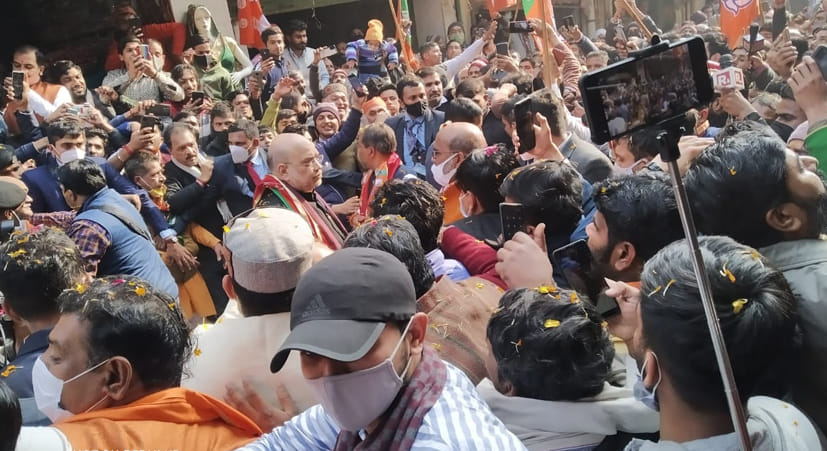 देवबंद में जनसंपर्क करते केंद्रीय गृहमंत्री अमित शाह देवबंद में जनसंपर्क करते केंद्रीय गृहमंत्री अमित शाह