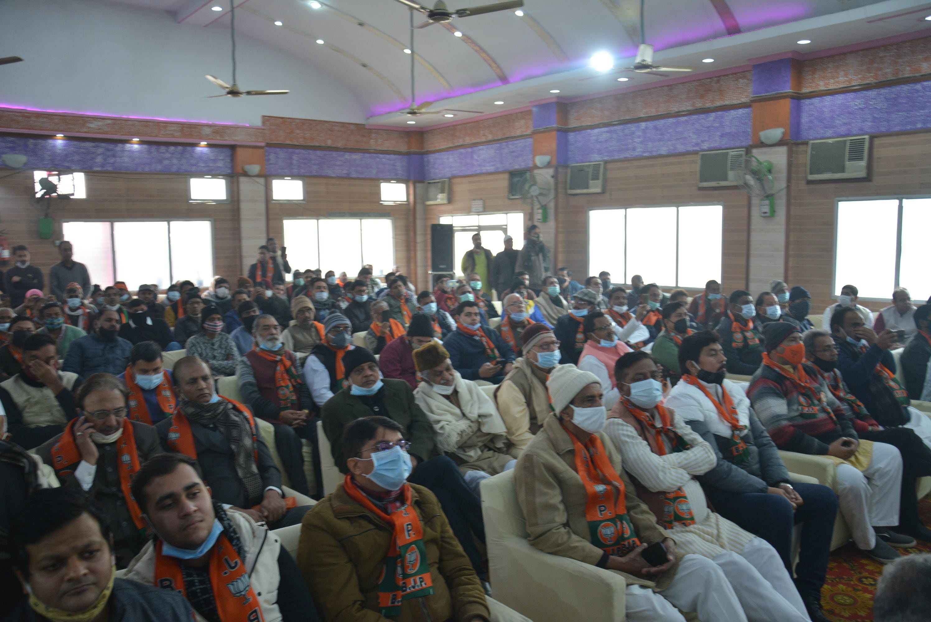 मुजफ्फरनगर में मतदाता संवाद कार्यक्रम में मौजूद कार्यकर्ता। मुजफ्फरनगर में मतदाता संवाद कार्यक्रम में मौजूद कार्यकर्ता।