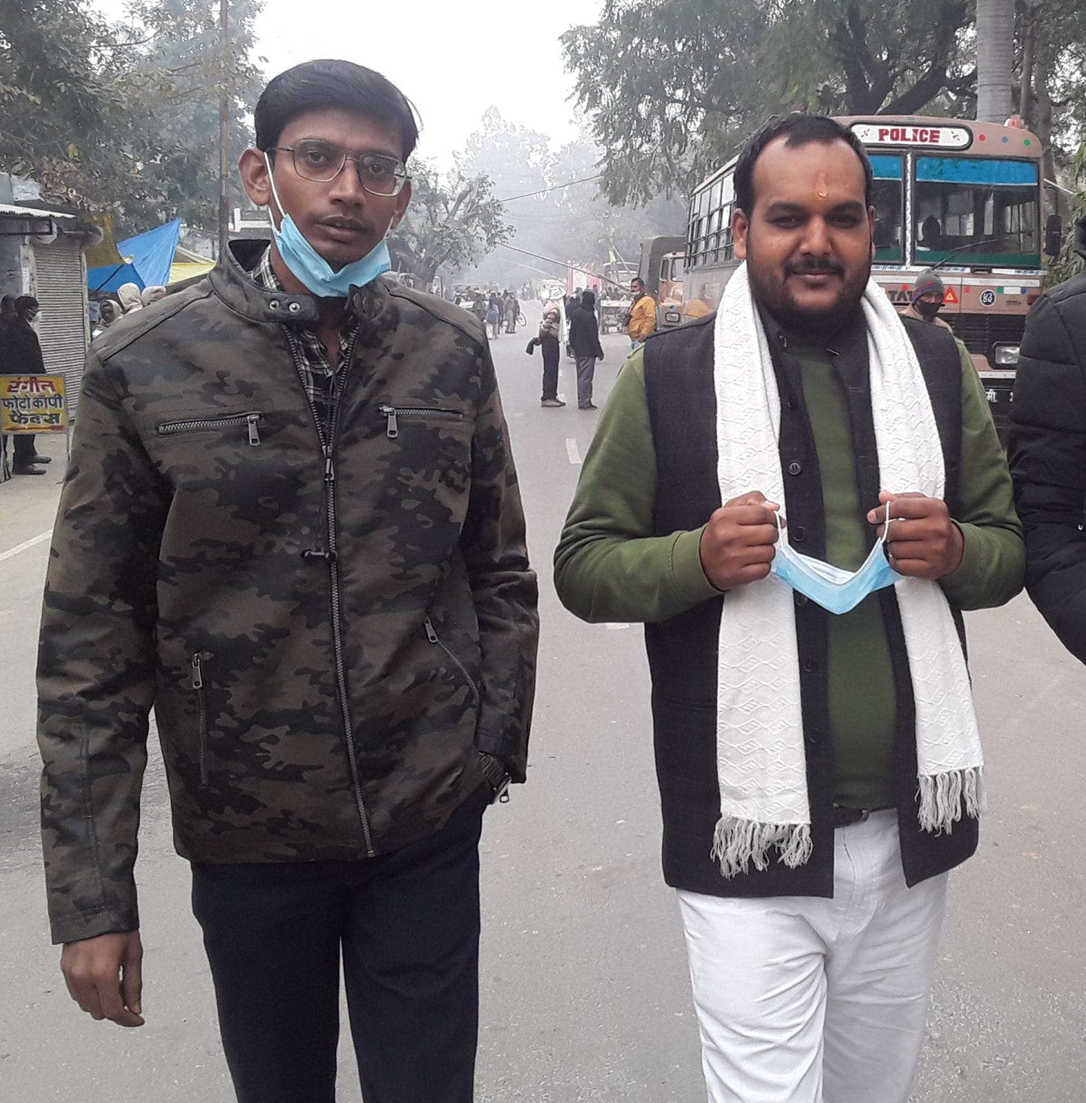 ोलक्ट्रेट में नामांकन करने जाते अमृतपुर विधानसभा क्षेत्र से बसपा प्रत्याशी राहुल कुशवाहा। संव?