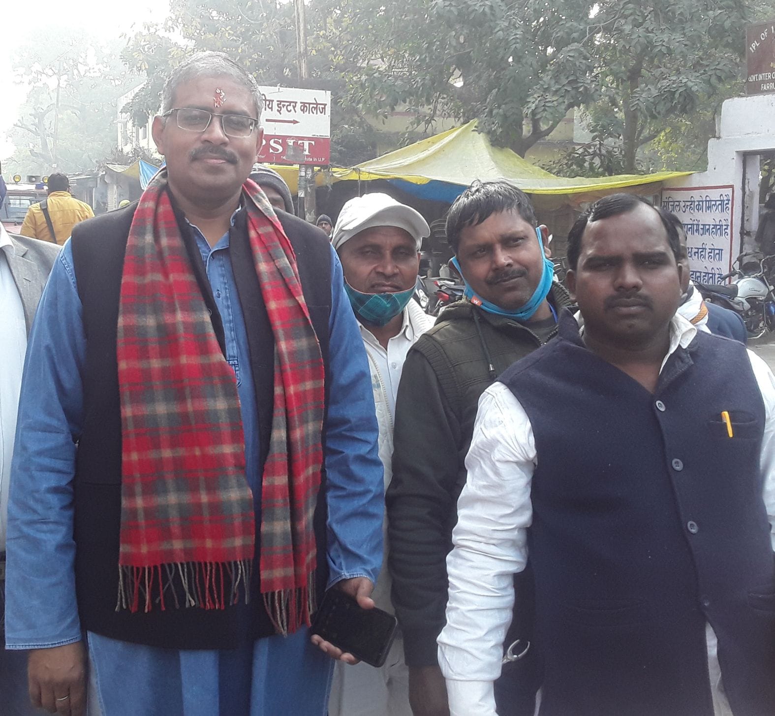 कलक्ट्रेट में नामांकन करने जाते भोजपुर विधानसभा क्षे से बसपा प्रत्याशी आलोक वर्मा। संवाद