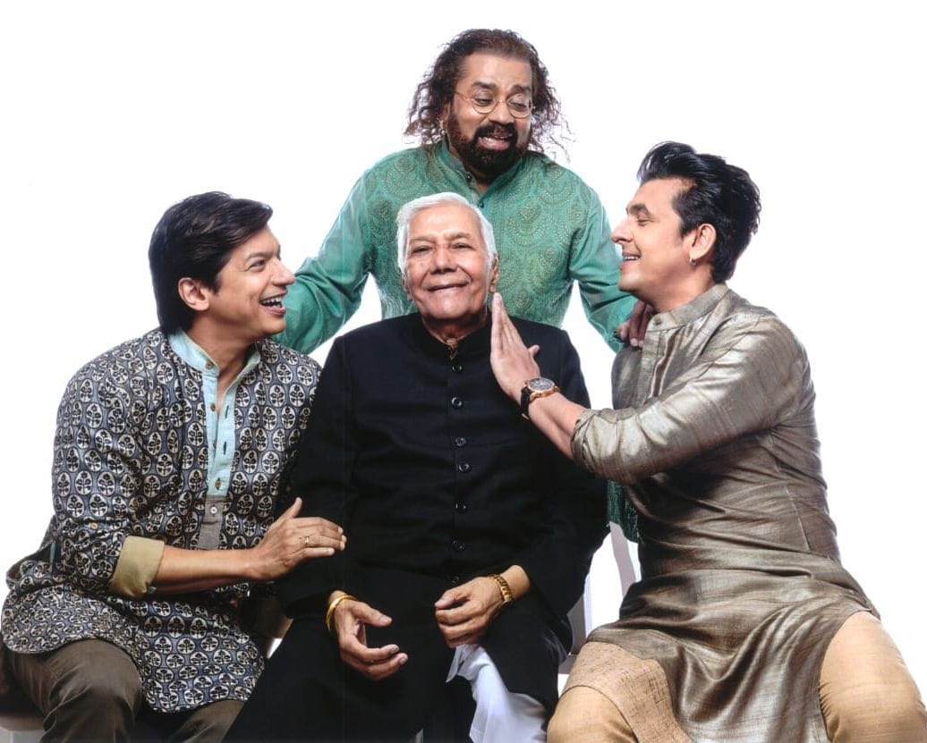 उस्ताद गुलाम मुस्तफा खां के साथ शान, हरिहरन व सोनू निगम। फाइल फोटो उस्ताद गुलाम मुस्तफा खां के साथ शान, हरिहरन व सोनू निगम। फाइल फोटो