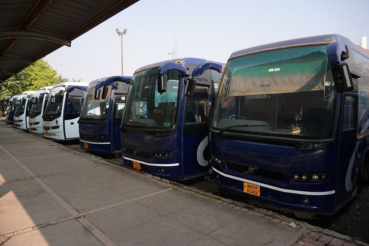 Arrêt de l’exploitation de 12 bus Volvo partant de Doon