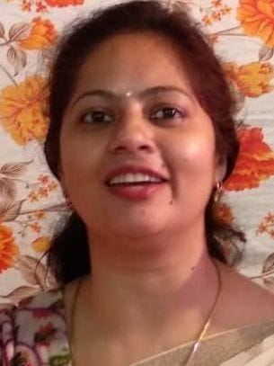 अश्मि वशिष्ठ।
