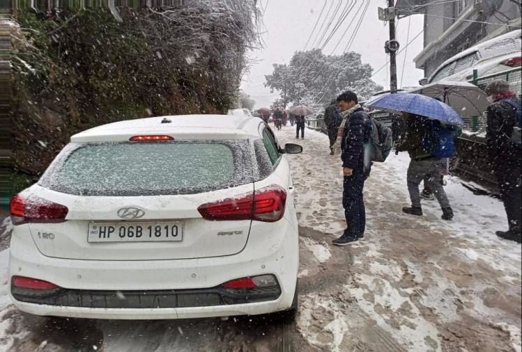 हिमाचल प्रदेश में बर्फबारी