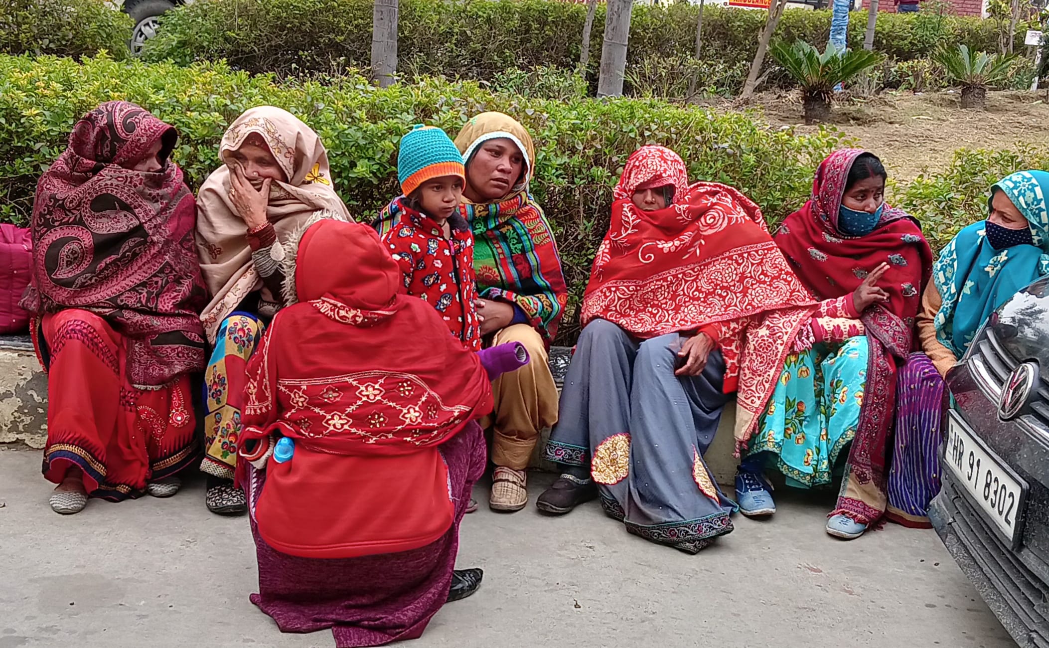 सामान्य अस्पताल में विलाप करती महिलाएं। सामान्य अस्पताल में विलाप करती महिलाएं।