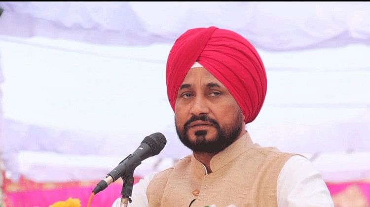 Illegal sand mining case: ED interrogates former Punjab CM Charanjit Channi for five hours, Channi’s tweet – told everything he knew

 TOU