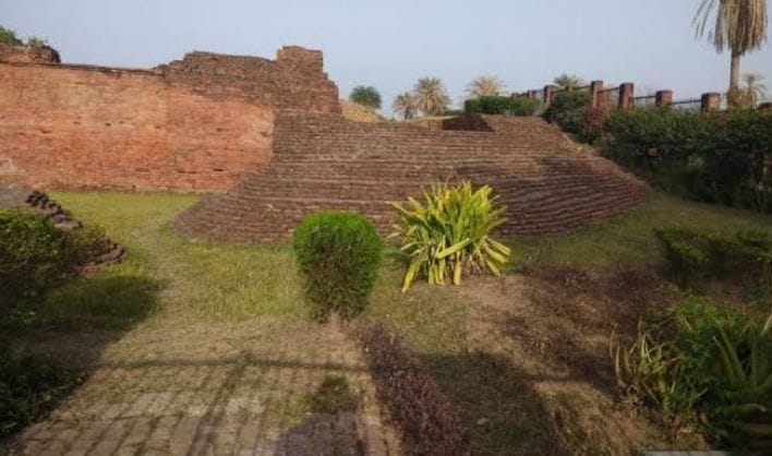 काशीपुर स्थित तीर्थ द्रोणासागर का दृश्य काशीपुर स्थित तीर्थ द्रोणासागर का दृश्य