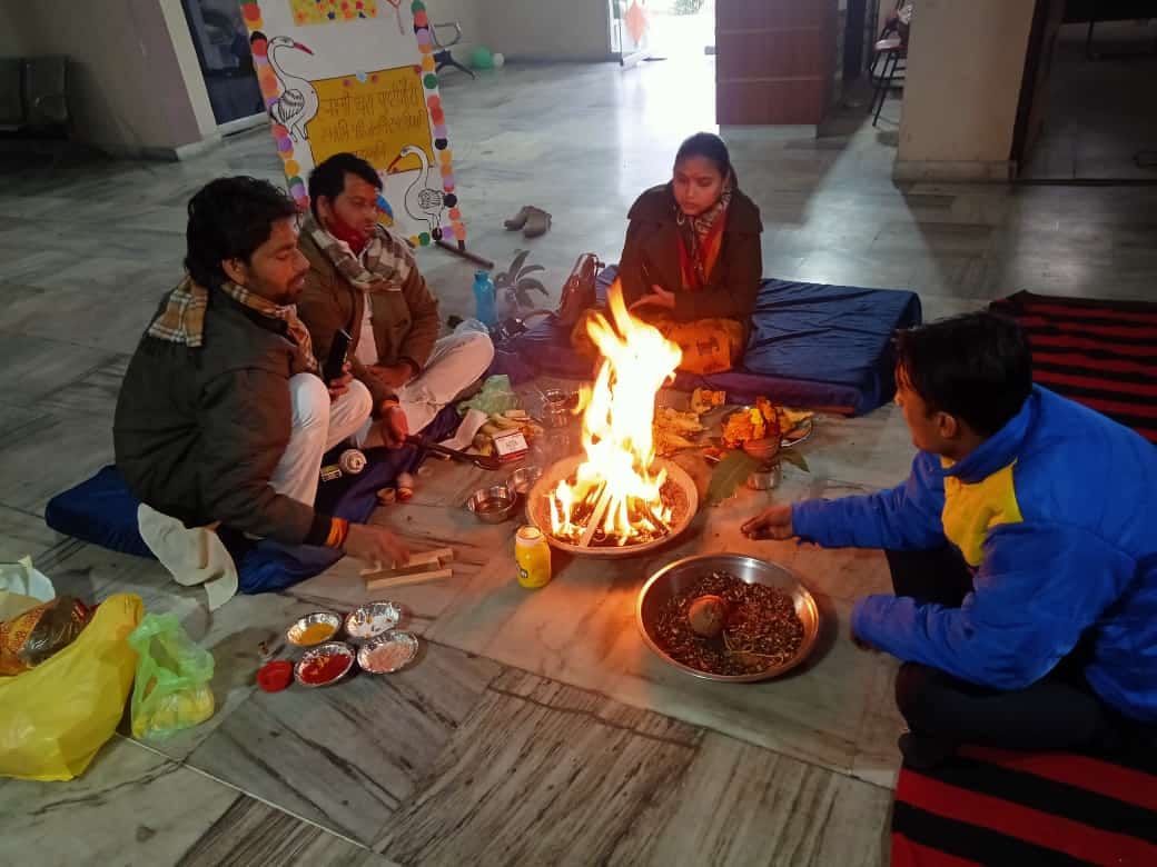 एसडी ग्लोबल स्कूल में बसंत पंचमी पर हवन करते हुए एसडी ग्लोबल स्कूल में बसंत पंचमी पर हवन करते हुए