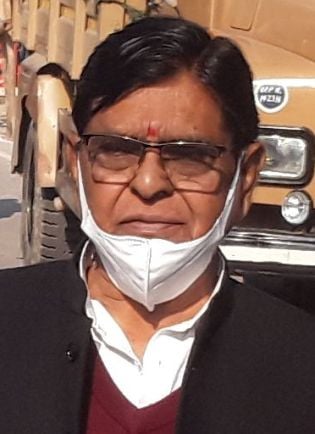 निर्दलीय प्रत्याशी पूर्व राज्य मंत्री नरेंद्र सिंह यादव। संवाद
