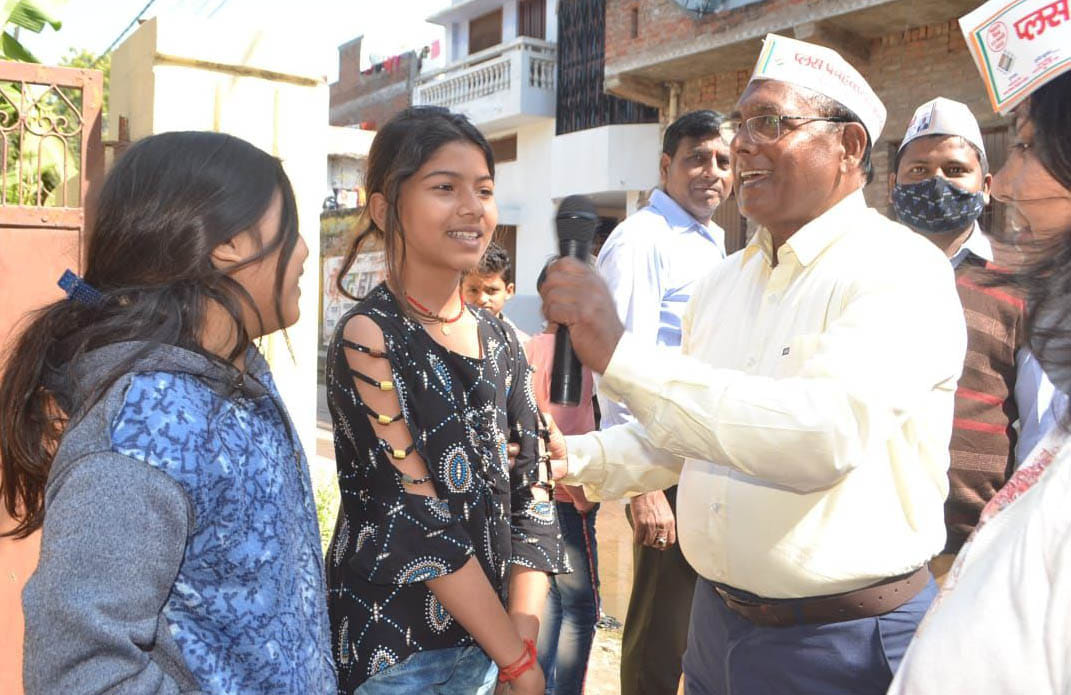 युवा मतदाताओं को मतदान के लिए जागरूक करते डीएम अनुराग पटेल। संवाद युवा मतदाताओं को मतदान के लिए जागरूक करते डीएम अनुराग पटेल। संवाद
