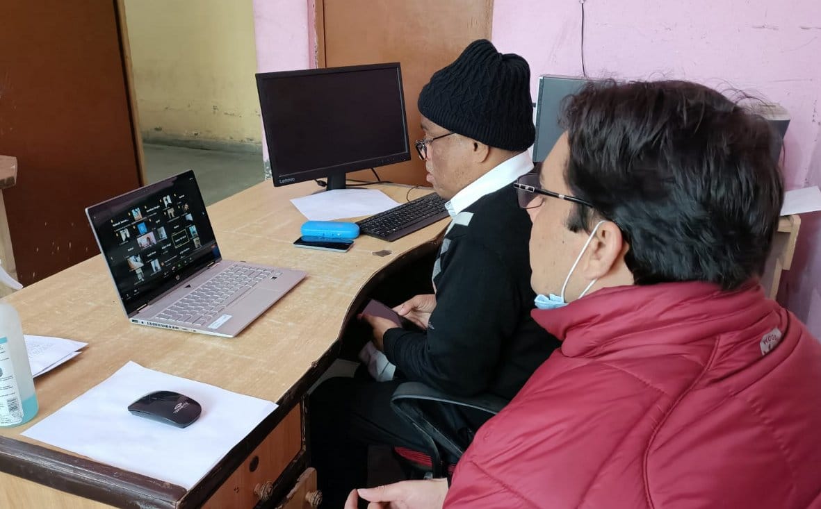 ऑनलाइन संवाद में भाग लेते डीआईओएस रवीन्द्र सिंह