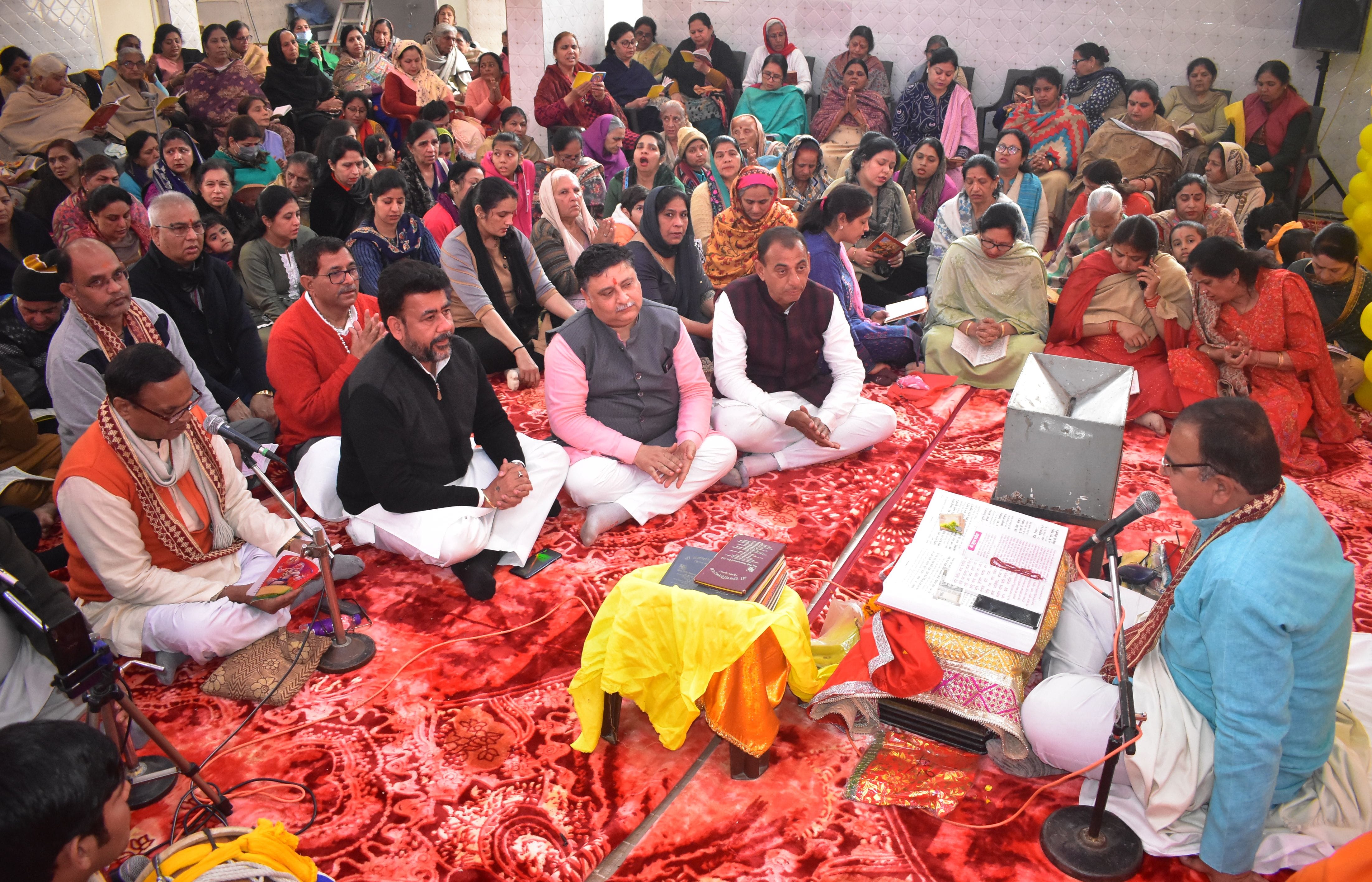 पानीपत। श्री राधा रमण मंदिर विराटनगर में वार्षिकोत्सव के समापन पर आयोजित सुंदरकांड पाठ में पहु? पानीपत। श्री राधा रमण मंदिर विराटनगर में वार्षिकोत्सव के समापन पर आयोजित सुंदरकांड पाठ में पहु?