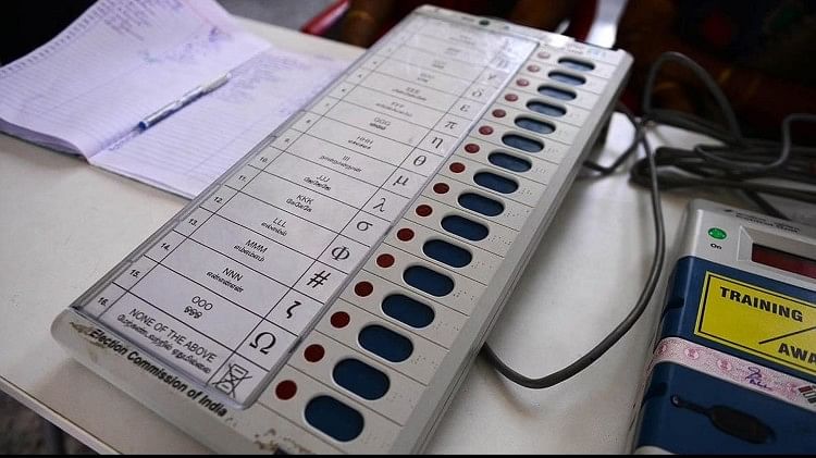 Lok Sabha by-election : आजमगढ़ और रामपुर में उप चुनाव के लिए मतदान शुरू, आजम ने लगाए पुलिस पर आरोप