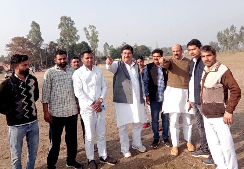 जयंत चौधरी की सभा स्थल का निरीक्षण करते रालोद पदाधिकारी