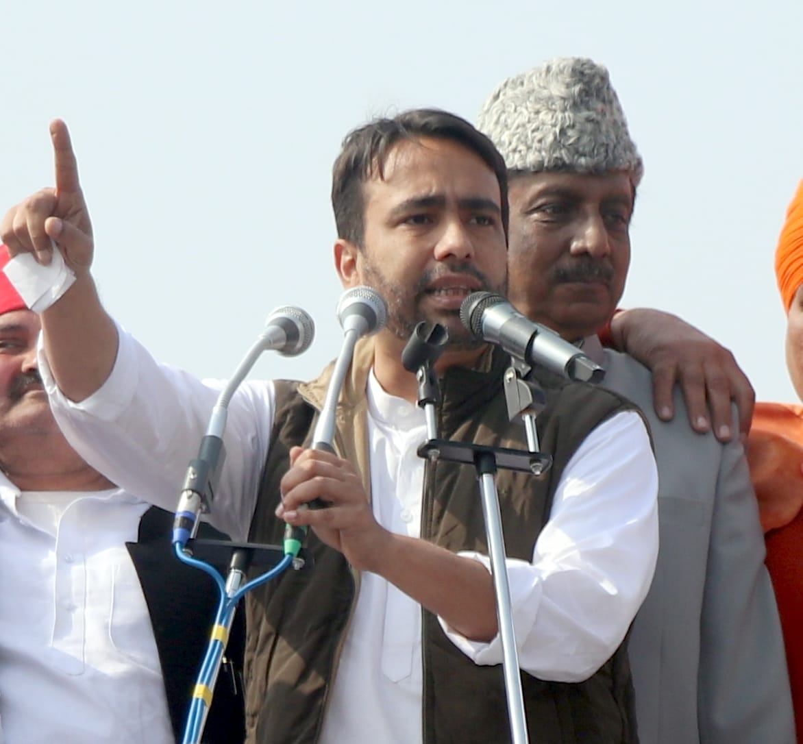 बिजनौर में प्रदर्शनी मैदान में गठबंधन की जनसभा को संबोधित करते रालोद सुप्रीमो जयंत चौधरी।