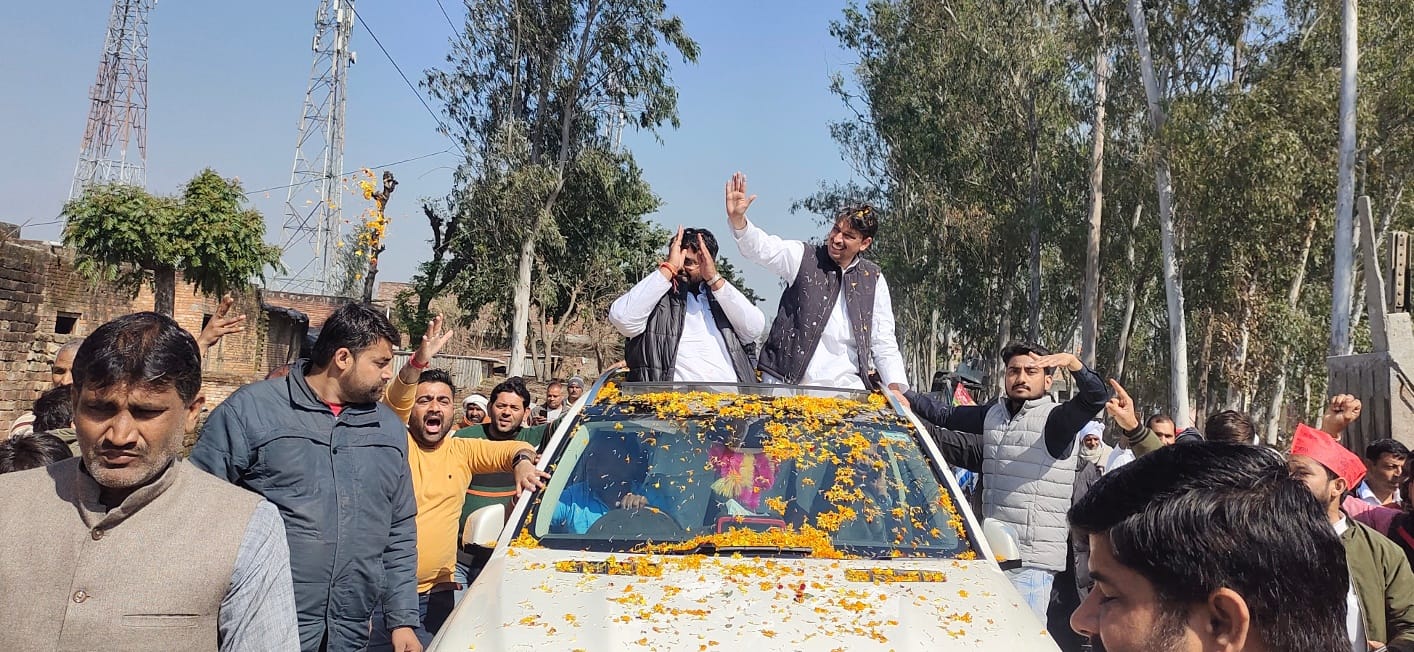 देवबंद सीट से सपा प्रत्याशी कार्तिकेय राणा के समर्थन में रोड शो निकालते इमरान मसूद।