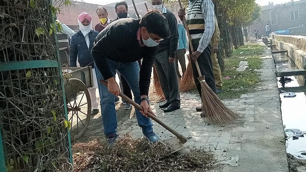 उपायुक्त मुकुल कुमार।  सामान्य