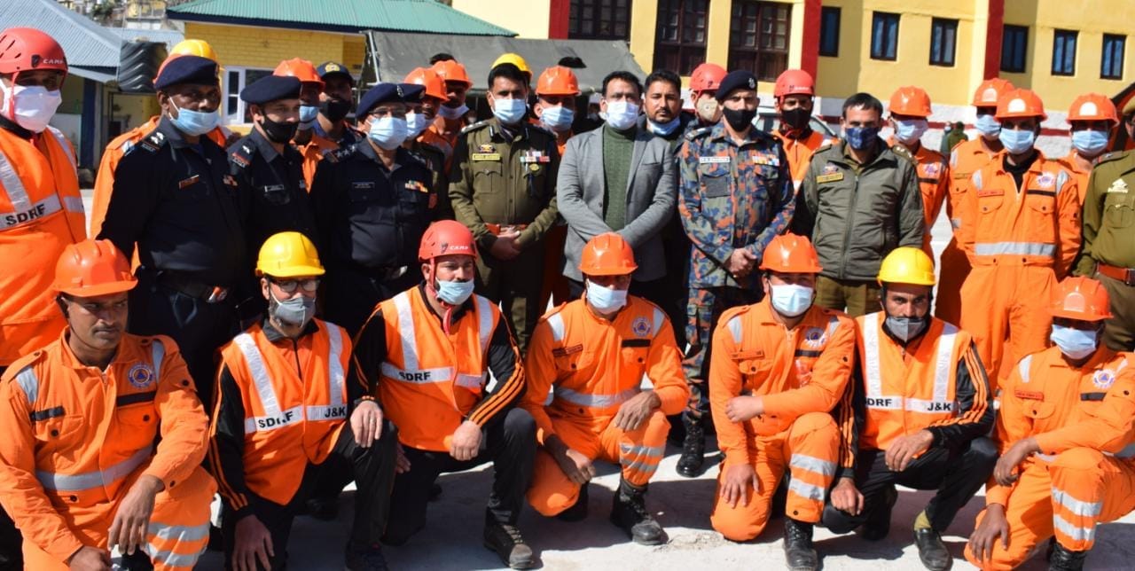 डोडा  प्राकृतिक आपदा से निपटने के लिए एनडीआरएफ और यू टीडीआरएफ  द्वारा संयुक्त रूप से की गई मॉक ड्र?
