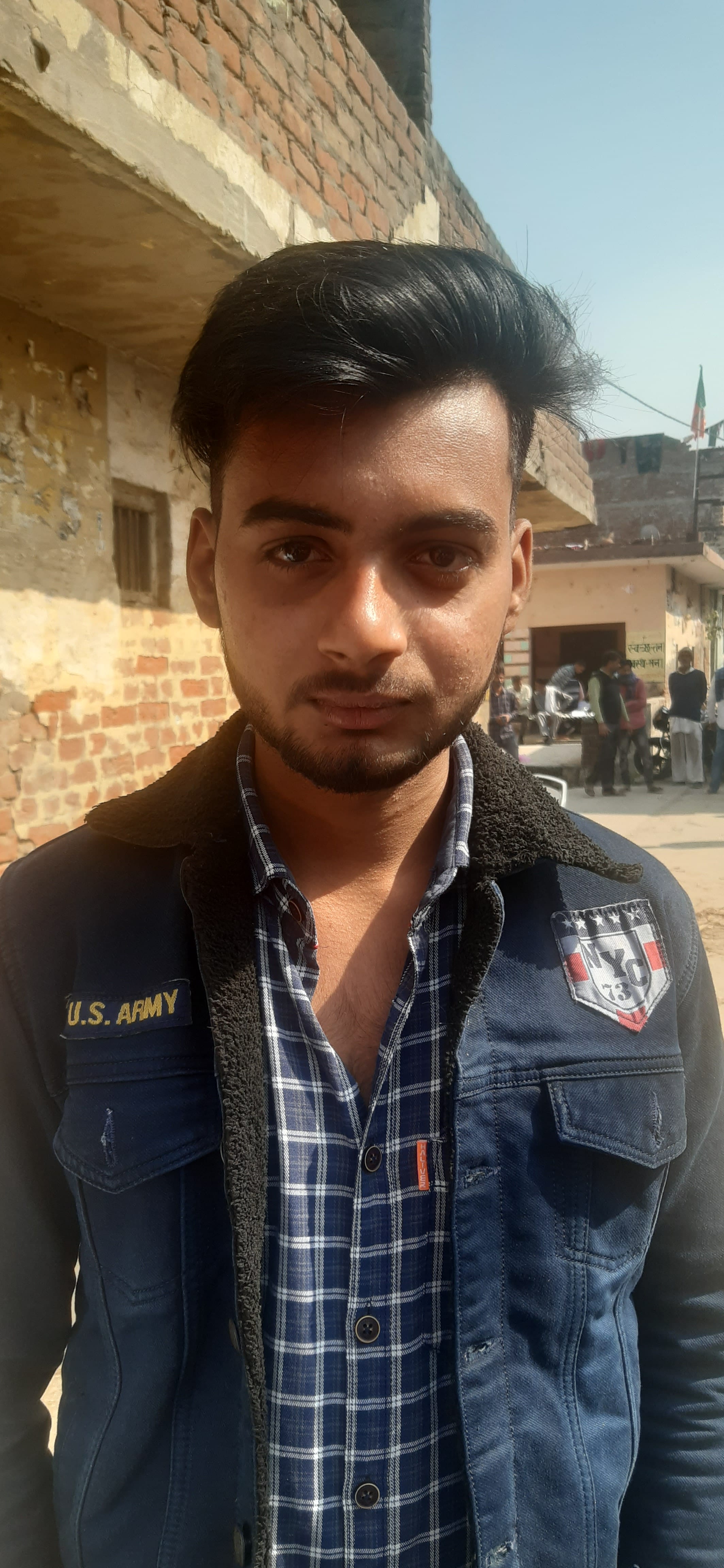 पहली बार वोट डालने वाले सचिन पहली बार वोट डालने वाले सचिन