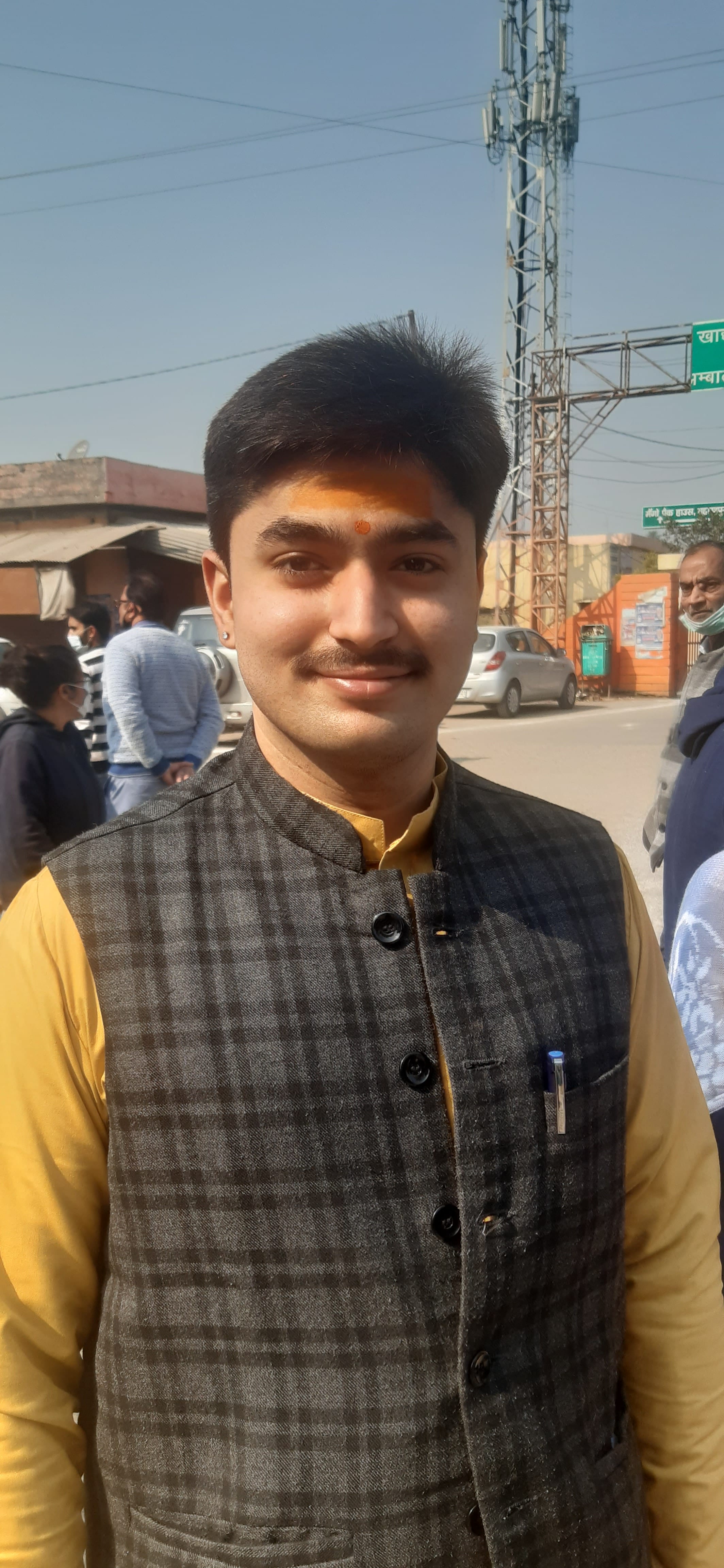 पहली बार वोट डालने वाले गौरव वर्मा पहली बार वोट डालने वाले गौरव वर्मा