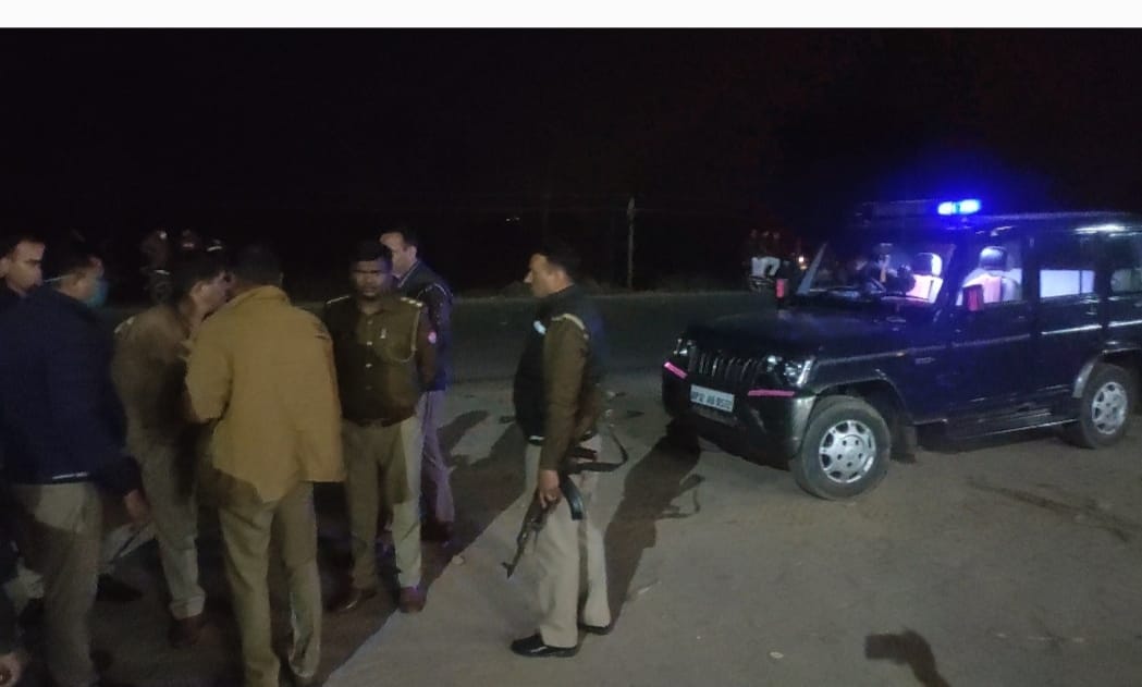 बुढ़ाना में हादसे के बाद मौके पर पहुंची पुलिस