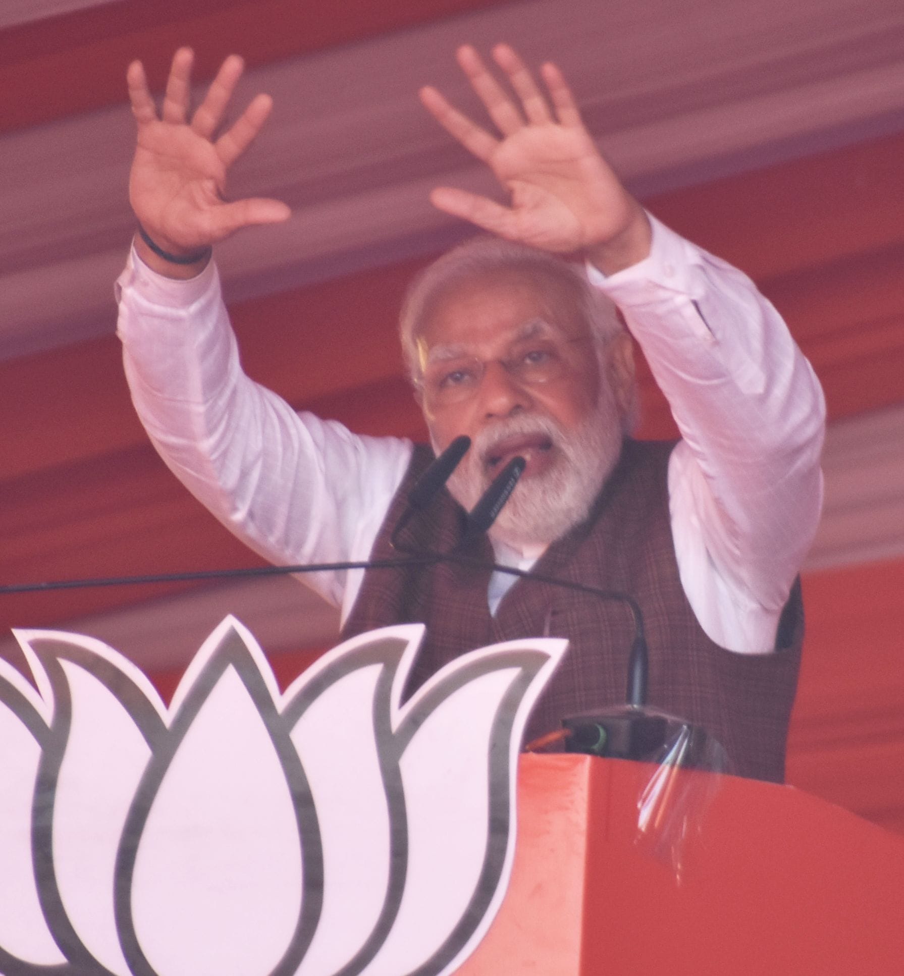 रैली को संबोधित करते प्रधानमंत्री नरेंद्र मोदी। संवाद रैली को संबोधित करते प्रधानमंत्री नरेंद्र मोदी। संवाद