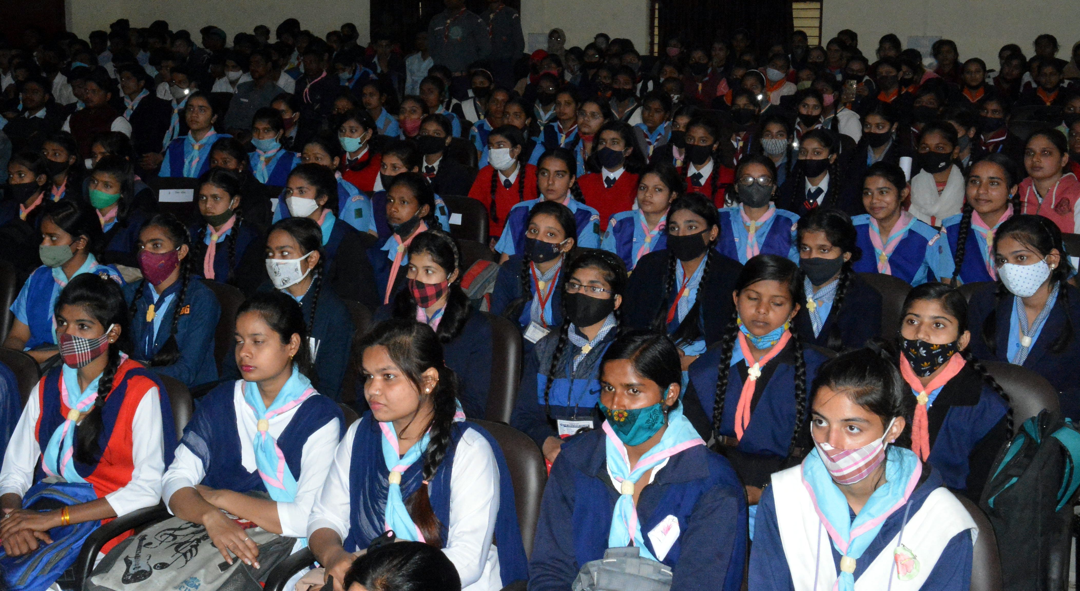 चौधरी छोटूराम महा विद्यालय में   रोवर रेंजर कैपं के समापन  कार्यक्रम में मौजूद विभिन्न विद्यालयो?