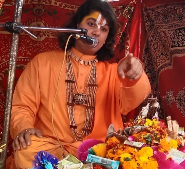 खटीमा के नदंना गांव स्थित मां पूर्णागिरि मंदिर में आयोजित श्रीमद्भागवत कथा में कथा सुनाते कथा व? खटीमा के नदंना गांव स्थित मां पूर्णागिरि मंदिर में आयोजित श्रीमद्भागवत कथा में कथा सुनाते कथा व?