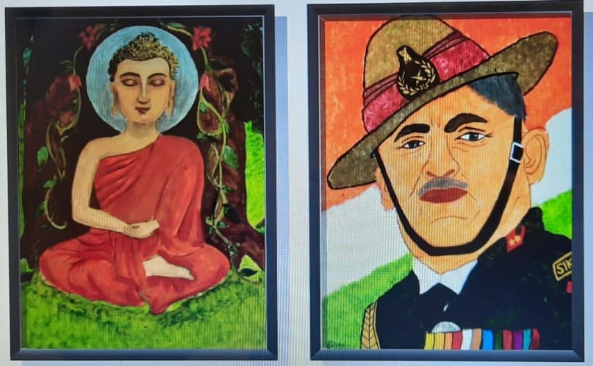 प्रदर्शनी में प्रदर्शित महात्मा गौतम बुद्व और सीडीएस जनरल बिपिन रावत के चित्र प्रदर्शनी में प्रदर्शित महात्मा गौतम बुद्व और सीडीएस जनरल बिपिन रावत के चित्र