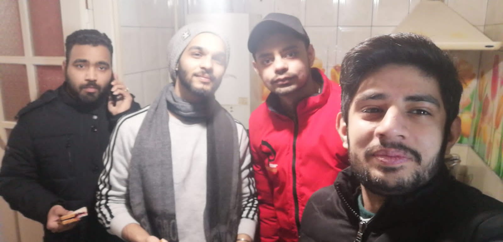मुजफ्फरनगर : जानसठ के छात्र शाहफिज ने यूक्रेन से अपने साथियों के साथ फोटो भेजा मुजफ्फरनगर : जानसठ के छात्र शाहफिज ने यूक्रेन से अपने साथियों के साथ फोटो भेजा