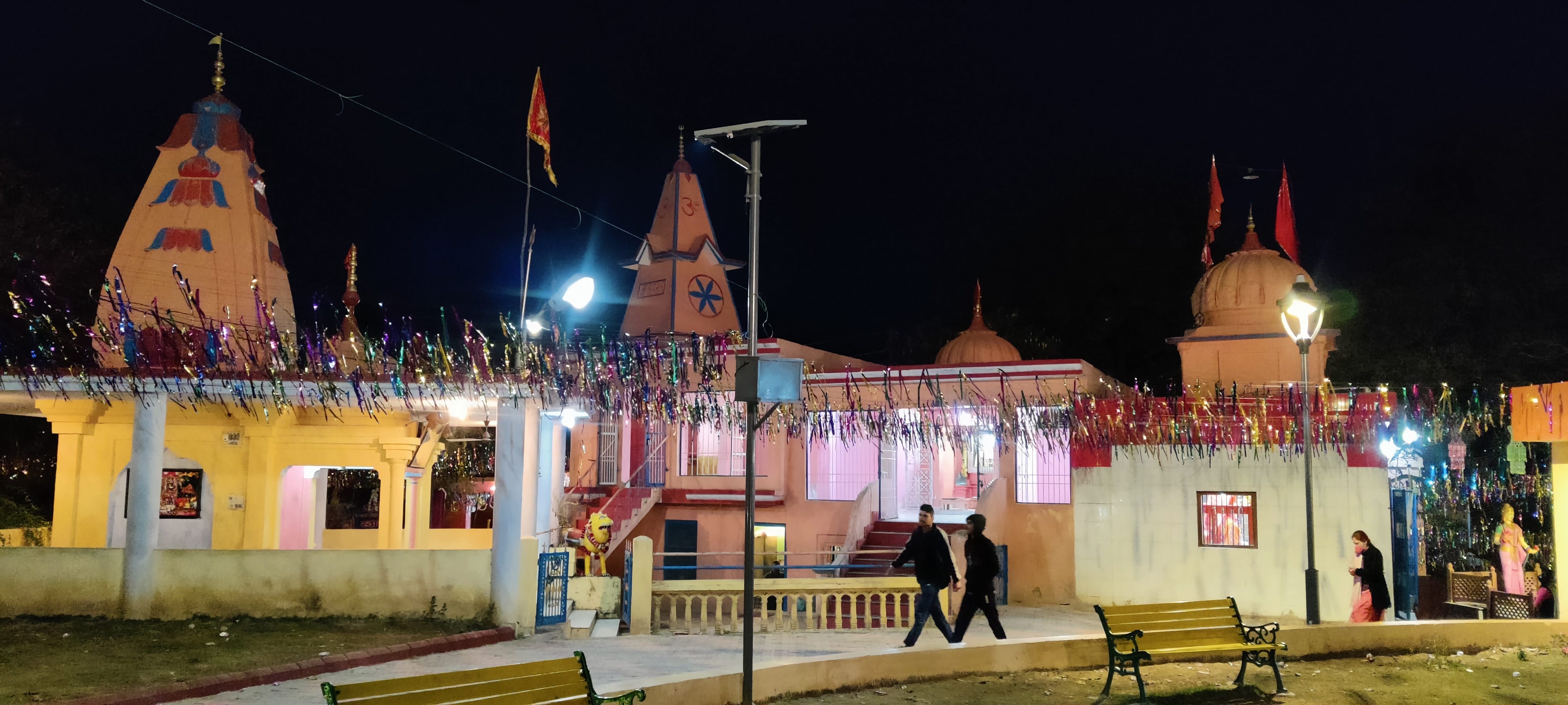 उधमपुर में महाशिवरात्रि को लेकर सजाया गया देविका घाट उधमपुर में महाशिवरात्रि को लेकर सजाया गया देविका घाट