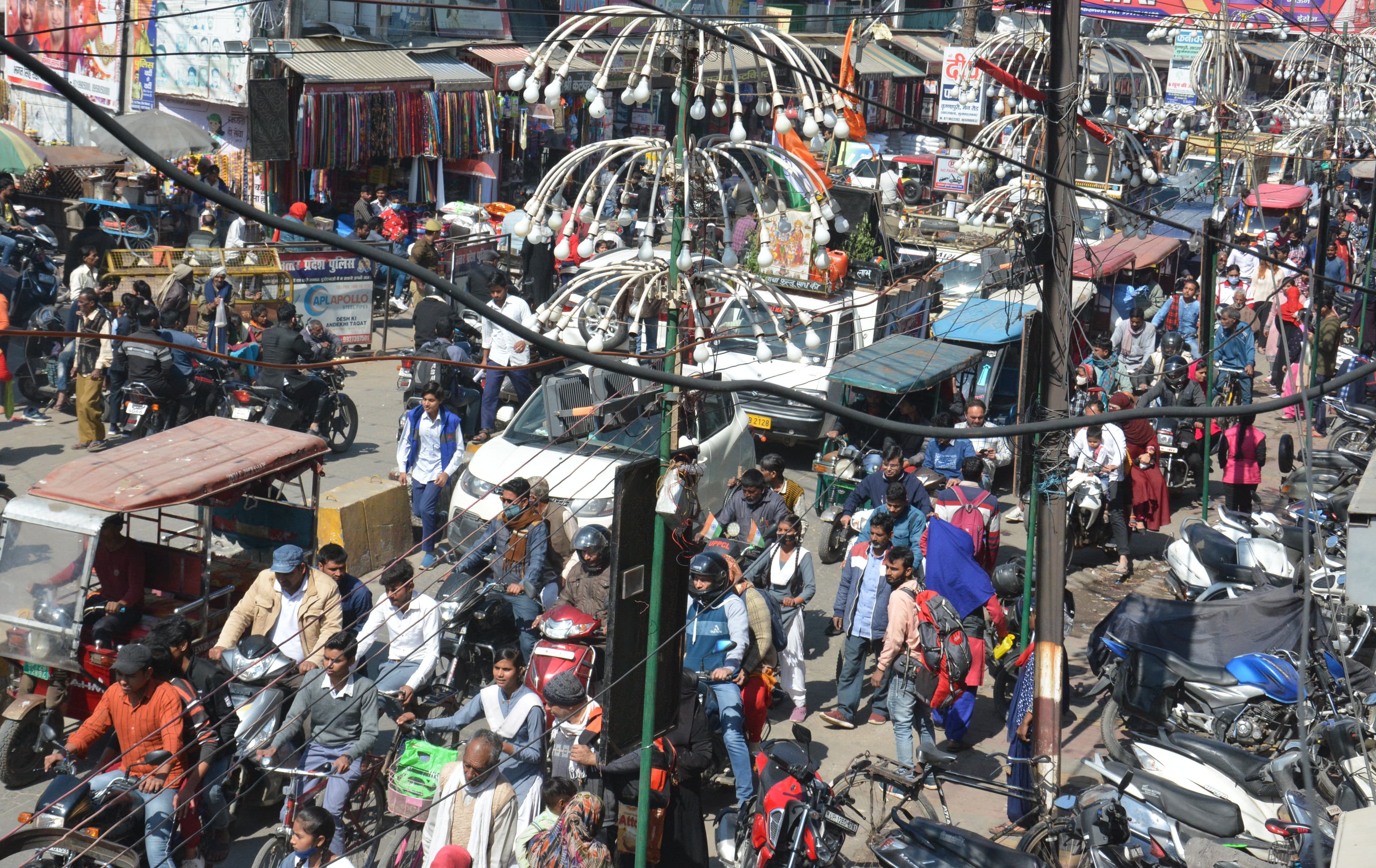 मुजफ्फरनगर से गुजरती डाक कावड एवं अव्यवस्था के चलते लगा जाम। मुजफ्फरनगर से गुजरती डाक कावड एवं अव्यवस्था के चलते लगा जाम।
