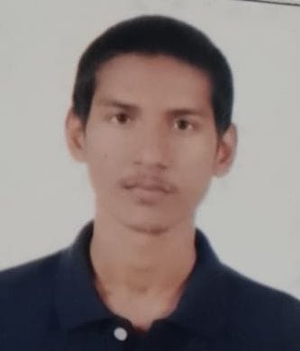 यूक्रेन में फंसे छात्र अनुराग सिंह का फोटो यूक्रेन में फंसे छात्र अनुराग सिंह का फोटो