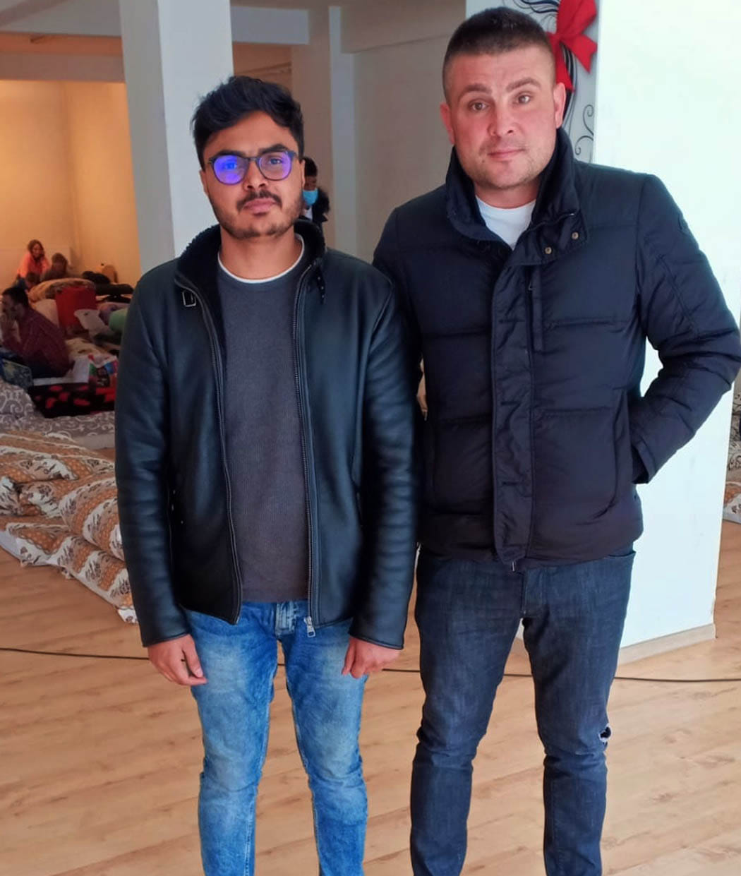 स्वदेश आने की इंतजार में रोमानिया बॉर्डर के पास ठहरा चरथावल का अजीम और उसका साथी स्वदेश आने की इंतजार में रोमानिया बॉर्डर के पास ठहरा चरथावल का अजीम और उसका साथी