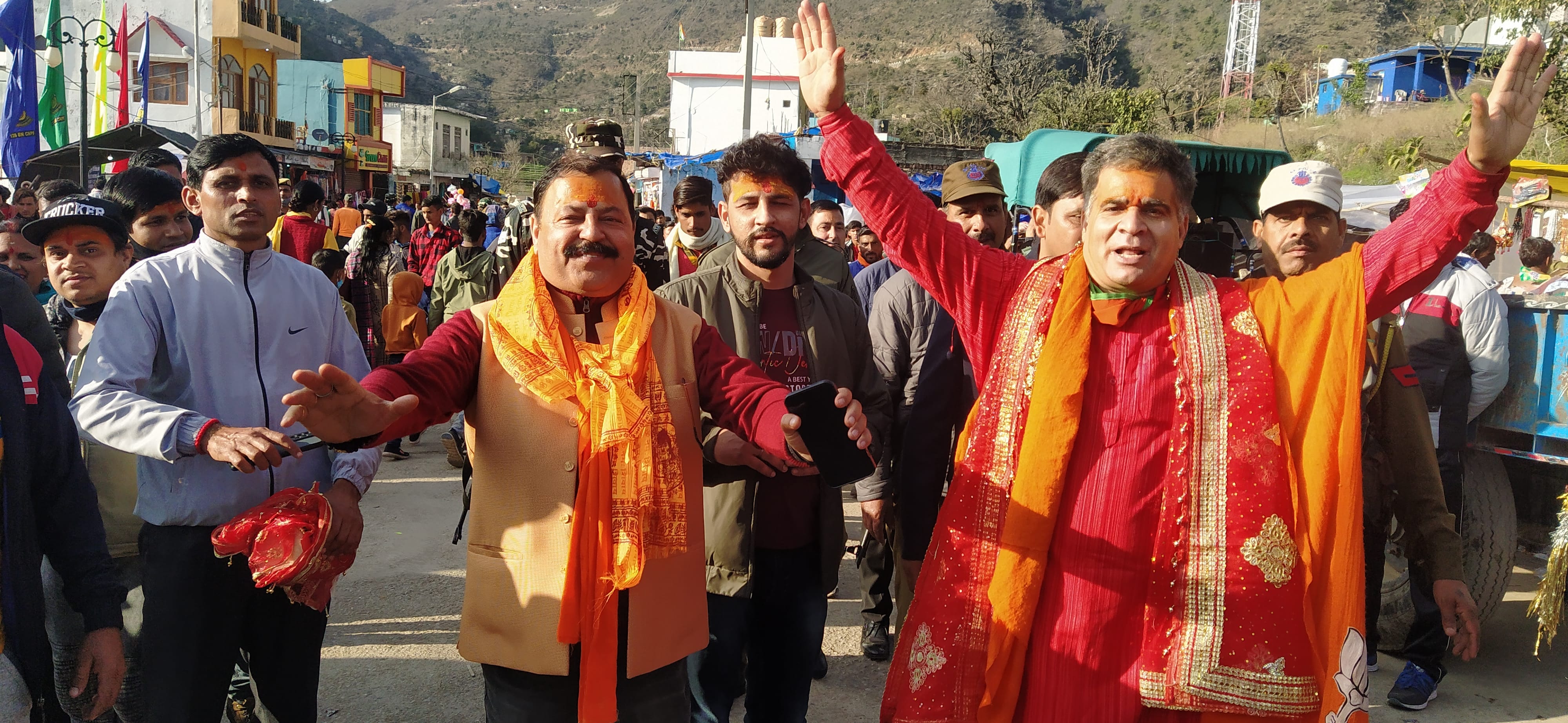 भगवान भोलेनाथ के दर्शनों को शिवखोड़ी पहुंचे भाजपा प्रदेश अध्यक्ष। भगवान भोलेनाथ के दर्शनों को शिवखोड़ी पहुंचे भाजपा प्रदेश अध्यक्ष।