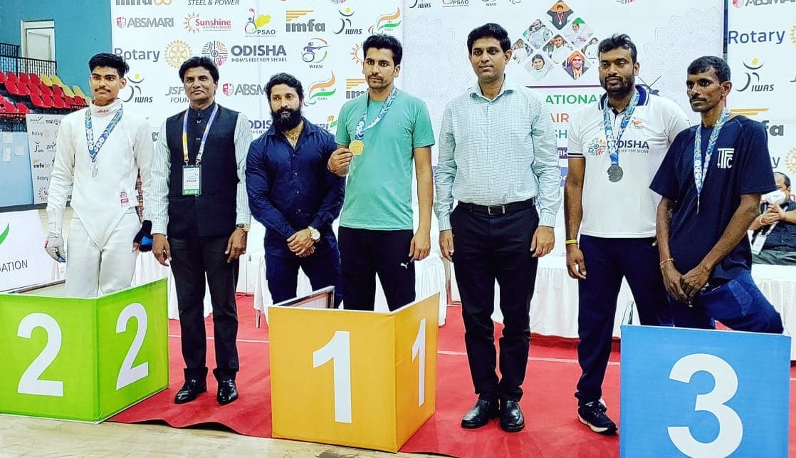 पानीपत। खिलाड़ी पिंकू गोल्ड मैडल दिखाता हुआ। पानीपत। खिलाड़ी पिंकू गोल्ड मैडल दिखाता हुआ।