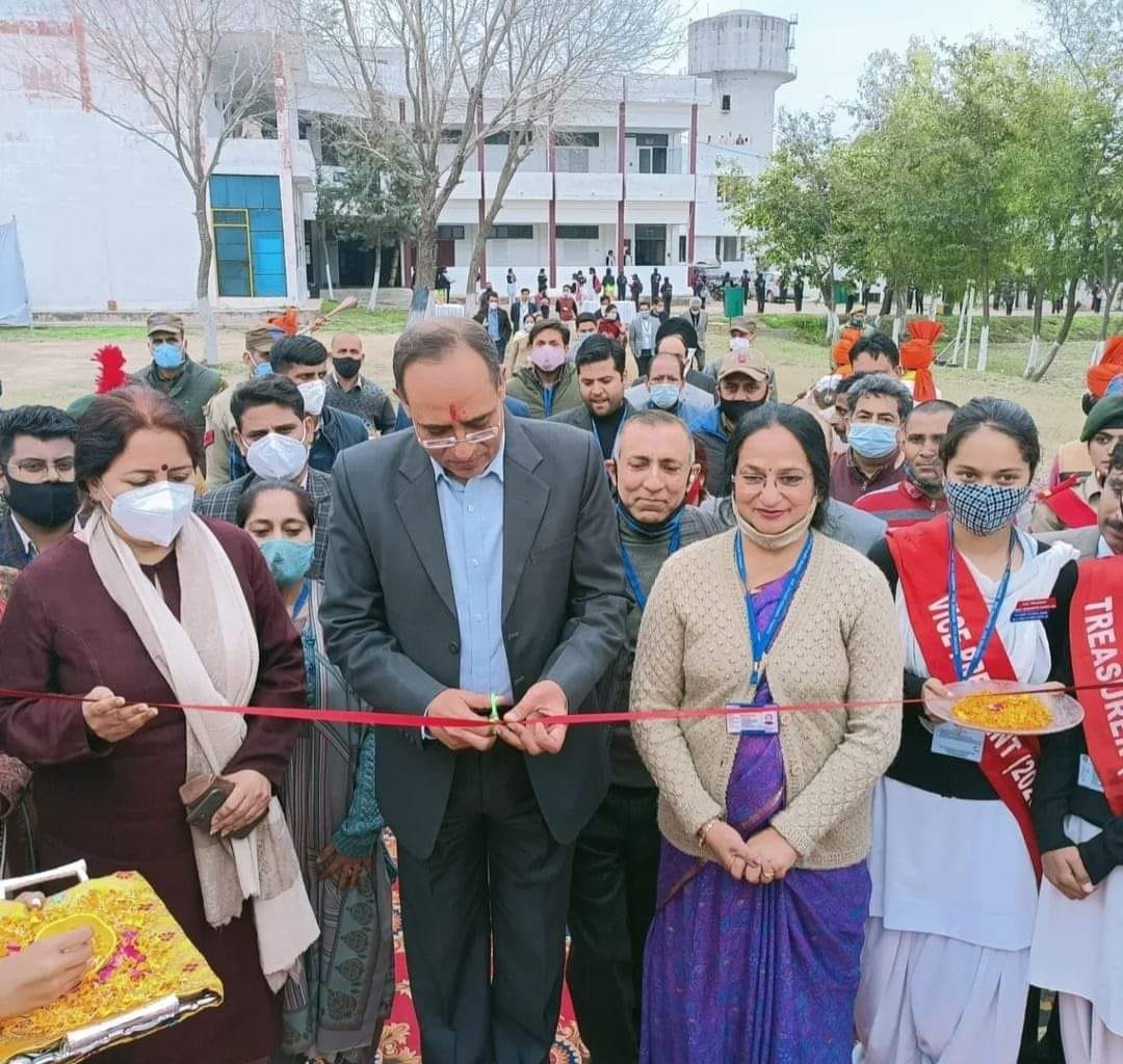 उधमपुर महिला कॉलेज में प्रिंसीपल सेक्रेटरी हायर एजूकेशन रोहित कंसल कैंटीन ब्लॉक और एक्स्ट्रा स?