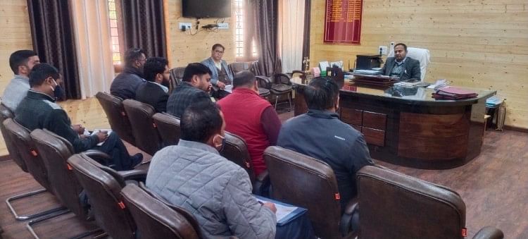 Meeting Of Dm In Champawat – Habiskan jumlah yang dirilis dalam berbagai skema hingga 25 Maret