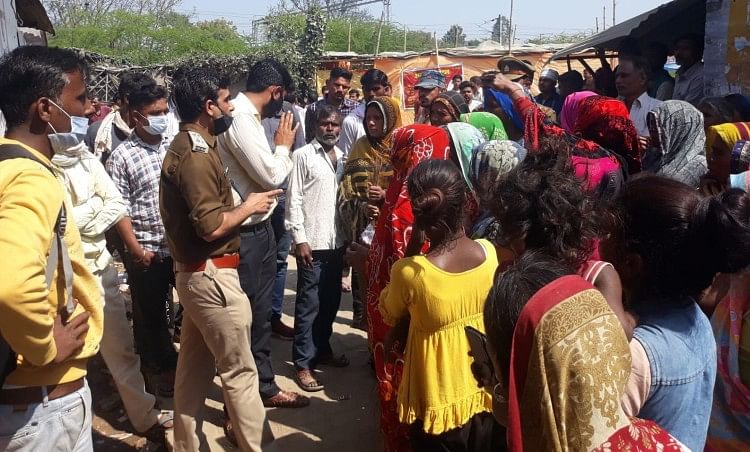 Kanpur Dehat : Manifestation de femmes exigeant la suppression du contrat d’alcool