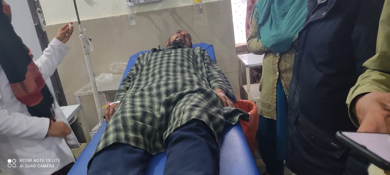 फोटो....किश्तवाड़ के डूल में वाहनों की भिड़ंत..7 घायल