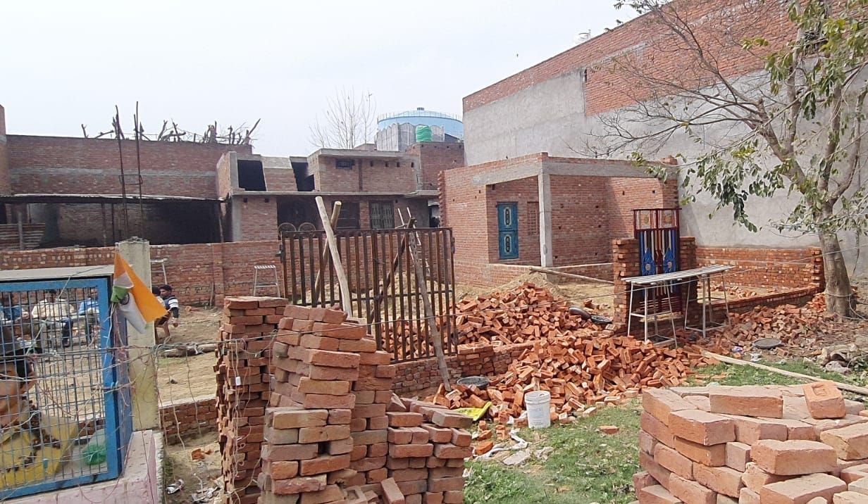 चांदपुर-बिजनौर मार्ग पर शहीद सरदार भगत सिंह स्मारक परिसर में रास्ता खोलने के लिए लगाए गेट। चांदपुर-बिजनौर मार्ग पर शहीद सरदार भगत सिंह स्मारक परिसर में रास्ता खोलने के लिए लगाए गेट।