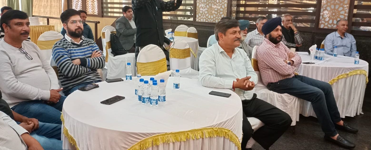ॉनीपत। मीटिंग के दौरान मौजूद उद्योगपति। ॉनीपत। मीटिंग के दौरान मौजूद उद्योगपति।